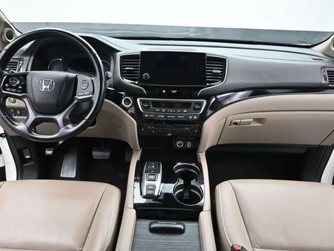 Used 2019 Honda Pilot Touring image 16