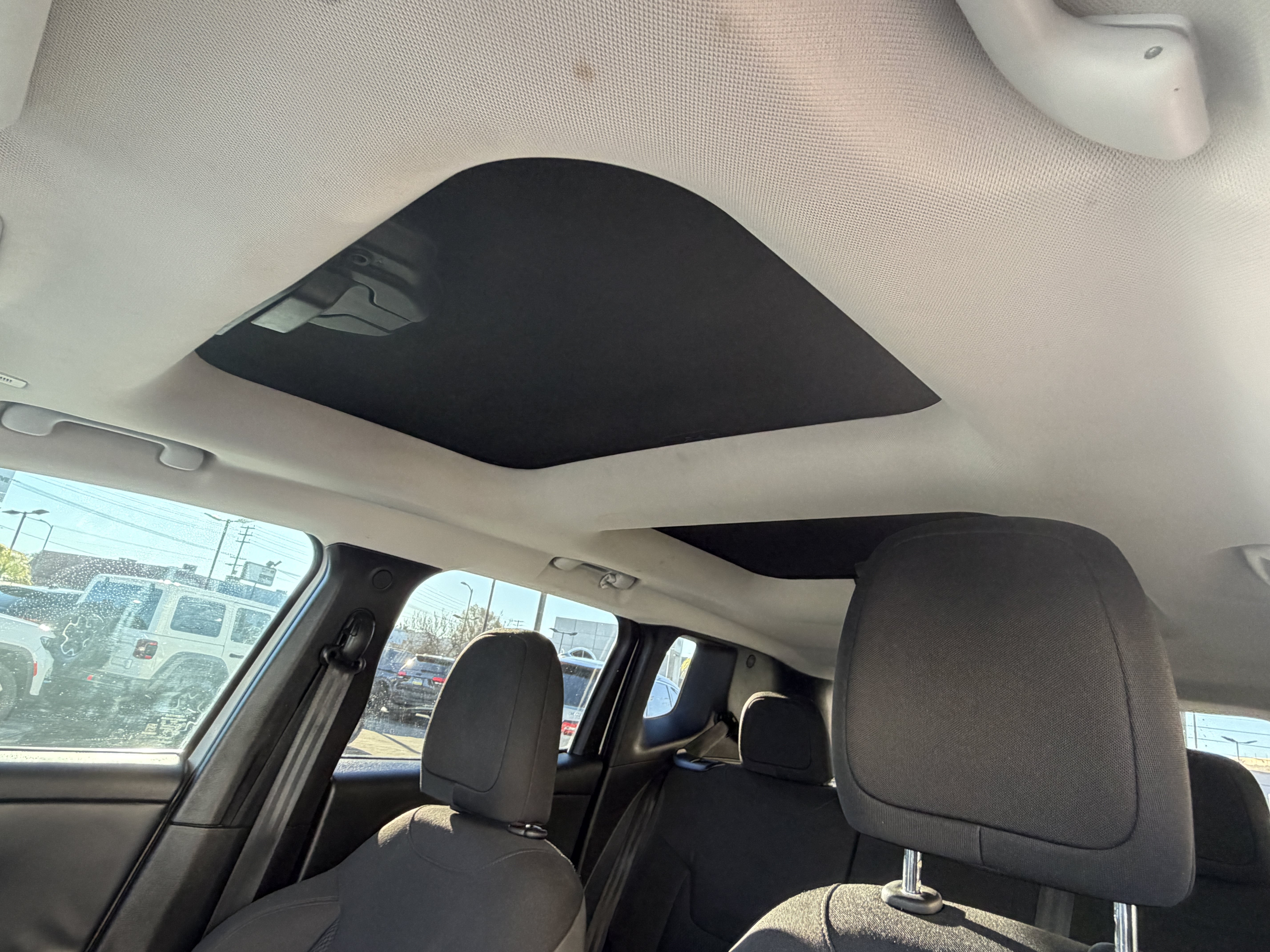 Certified 2019 Jeep Renegade Altitude w/ Quick Order Package 22M FWD image 17