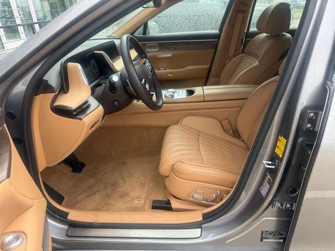 Used 2025 Genesis G90 3.5T AWD/4WD image 2