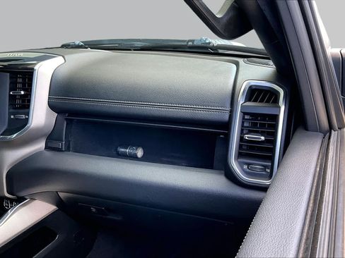 Used 2019 RAM 1500 Laramie w/ Sport Appearance Package AWD/4WD image 18