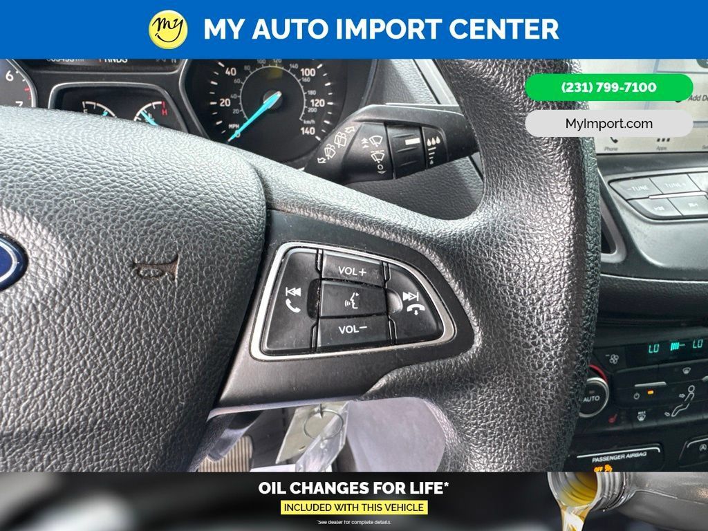 Used 2018 Ford Escape SE w/ SE Sync 3 Package AWD/4WD image 17