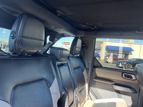 Used 2023 Ford Bronco Wildtrak image 42
