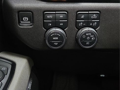 Used 2025 Chevrolet Silverado 1500 ZR2 w/ Technology Package AWD/4WD image 21