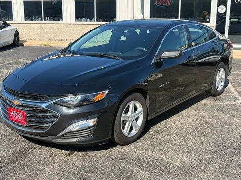 Used 2024 Chevrolet Malibu LS FWD image 2