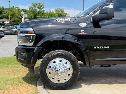 New 2026 RAM 4500 4x4 Crew Cab DRW w/ Laramie Trim Package image 12