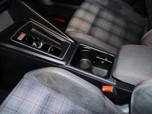 Used 2022 Volkswagen GTI SE image 33