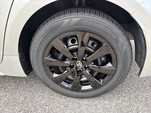 Certified 2024 Toyota Corolla LE FWD image 28