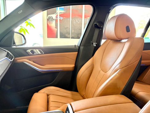 Used 2022 BMW X5 xDrive40i w/ Premium Package image 13