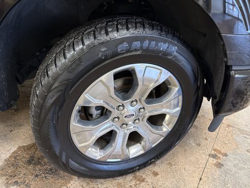 Used 2023 Ford F150 Platinum image 14