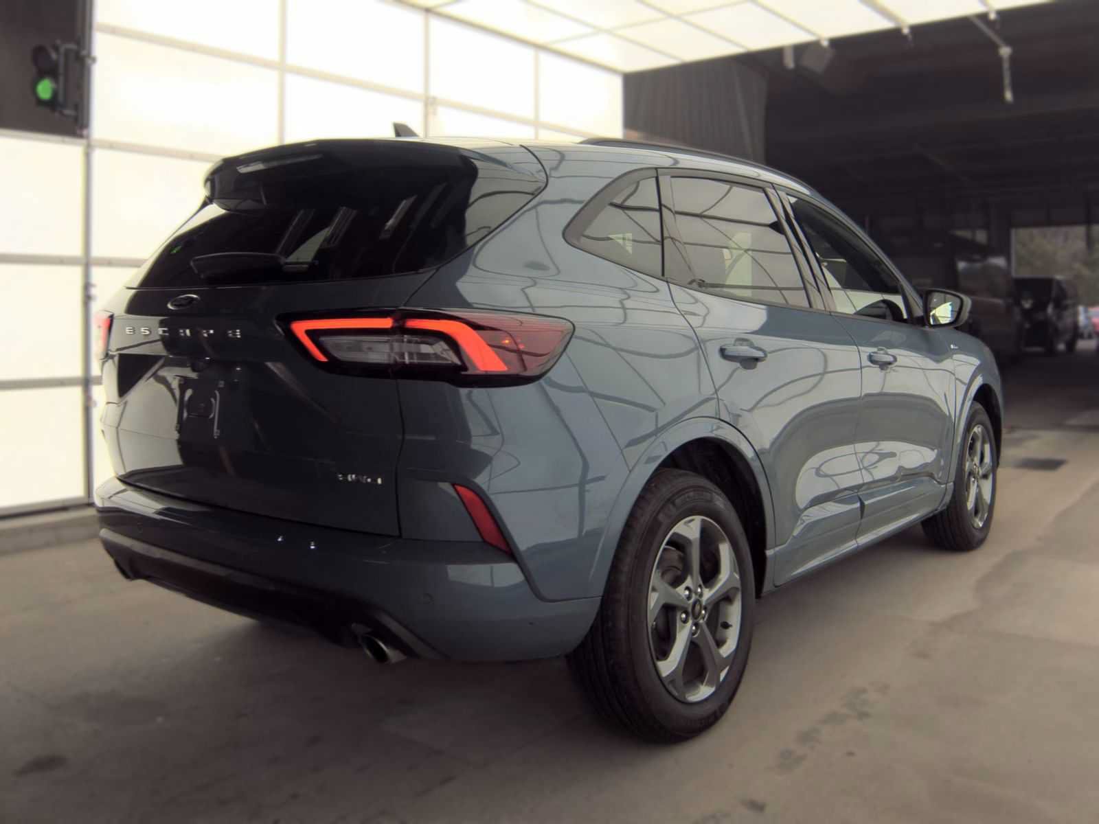 Used 2024 Ford Escape ST-Line w/ Tech Pack #1 AWD/4WD image 4