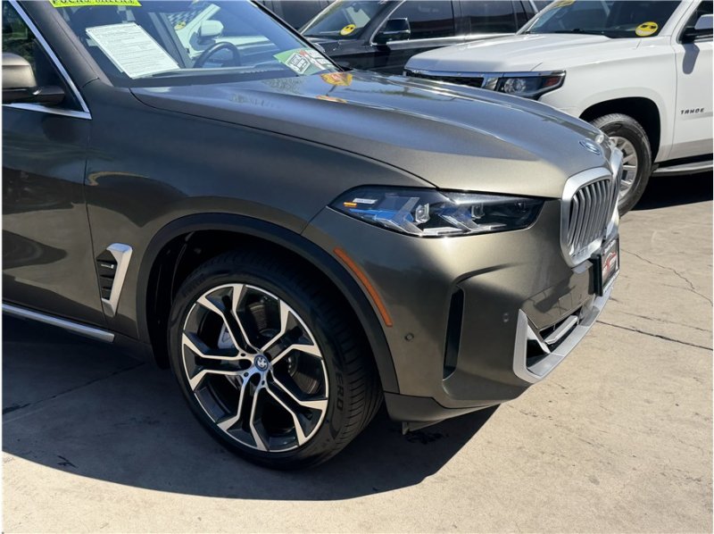Used 2024 BMW X5 xDrive50e w/ Premium Package AWD/4WD image 7