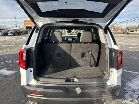 Used 2023 GMC Acadia SLT w/ Elevation Edition image 26