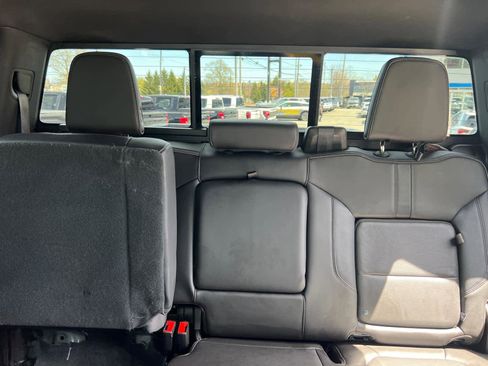 Certified 2020 Chevrolet Silverado 2500 High Country w/ Technology Package AWD/4WD image 28