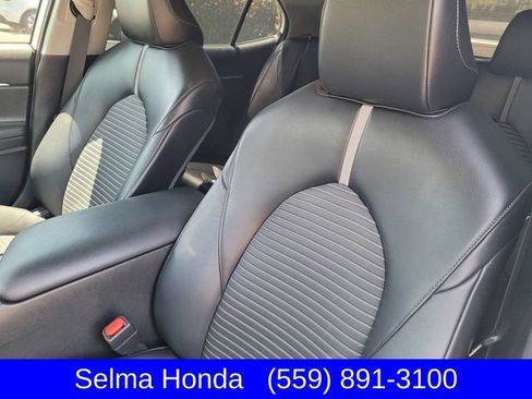 Used 2022 Toyota Camry SE w/ Carpet Mat Package (TMS) FWD image 12