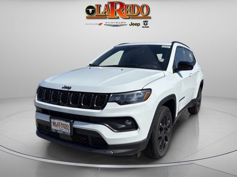 New 2026 Jeep Compass Latitude image 3