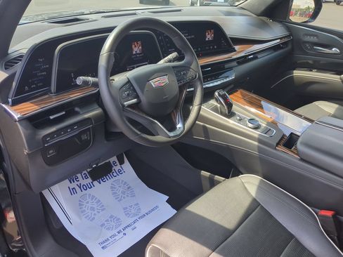 Certified 2021 Cadillac Escalade Premium Luxury AWD/4WD image 9