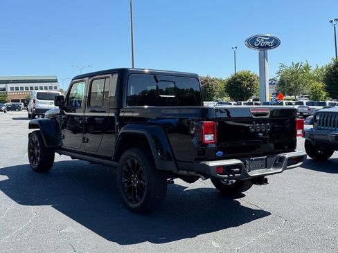 Used 2024 Jeep Gladiator Sport AWD/4WD image 6