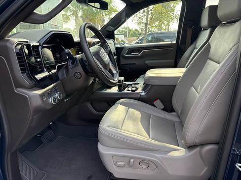Used 2023 GMC Sierra 1500 SLT w/ SLT Premium Plus Package AWD/4WD image 6