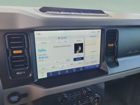 Used 2023 Ford Bronco Badlands image 19