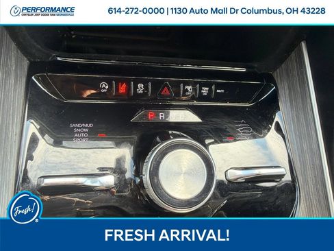 Used 2024 Jeep Wagoneer L Series III w/ Flexible Seating Group AWD/4WD image 25