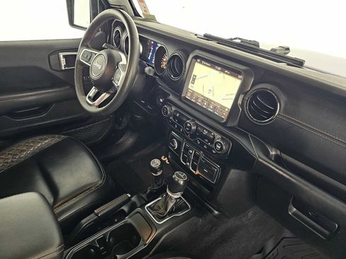 Used 2023 Jeep Gladiator Overland AWD/4WD image 11
