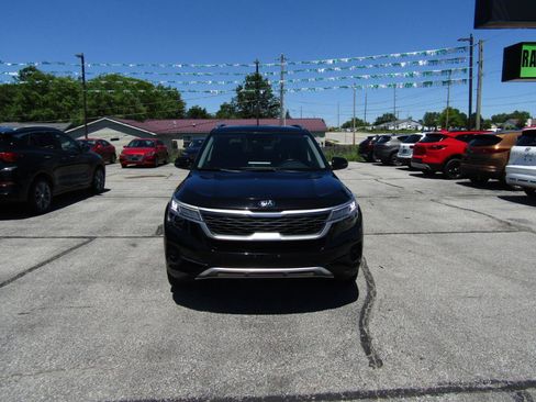 Used 2021 Kia Seltos S AWD/4WD image 2