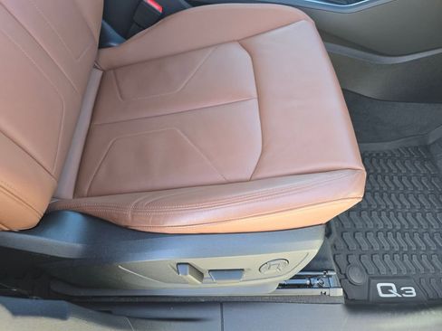 Used 2023 Audi Q3 2.0T Premium Plus image 25