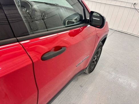 Used 2018 Jeep Compass Sport w/ Cold Weather Group FWD image 46