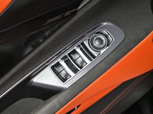 Used 2025 Chevrolet Corvette Stingray Premium Conv w/ Z51 Performance Package image 10