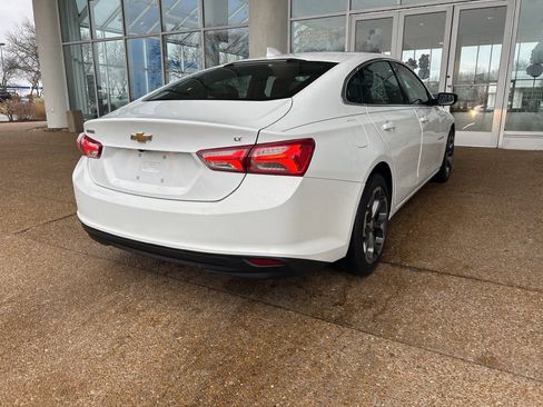 Used 2022 Chevrolet Malibu LT w/ Leather Package image 5