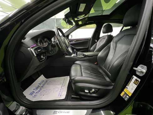Used 2019 BMW 530e w/ Convenience Package RWD image 18
