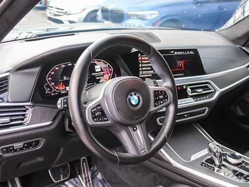 Used 2022 BMW X7 M50i w/ Dynamic Handling Package image 17