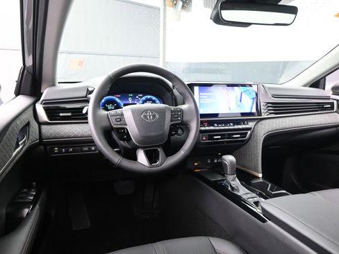 Used 2026 Toyota Camry XLE image 19