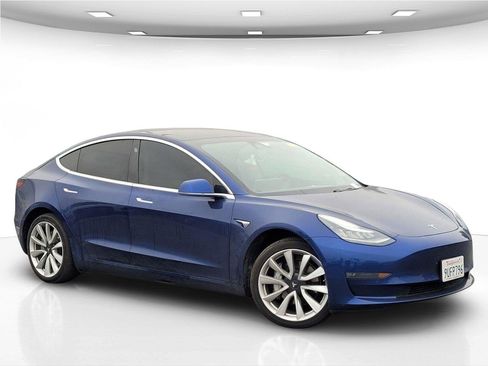 Used 2019 Tesla Model 3 Standard Range Plus RWD image 2