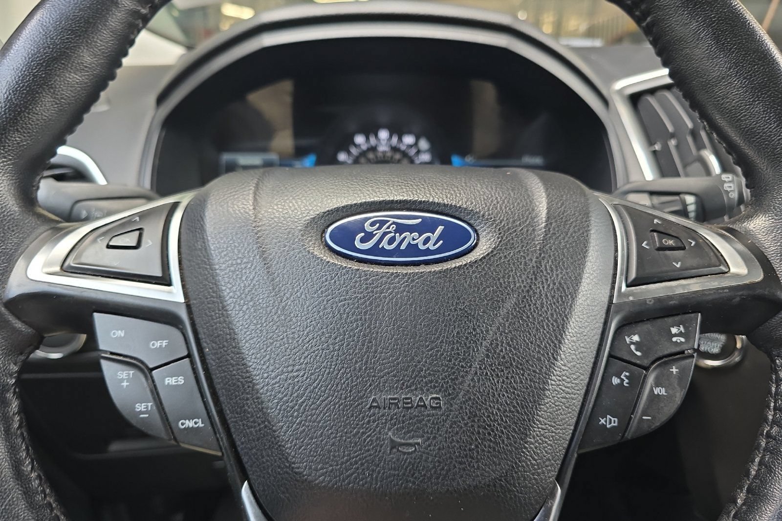 Used 2022 Ford Edge Titanium AWD/4WD image 19