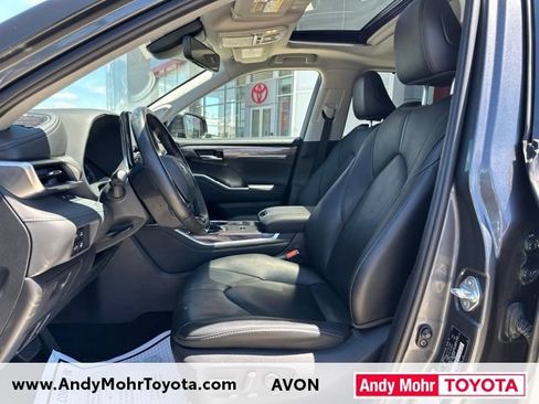 Used 2021 Toyota Highlander Limited AWD/4WD image 10