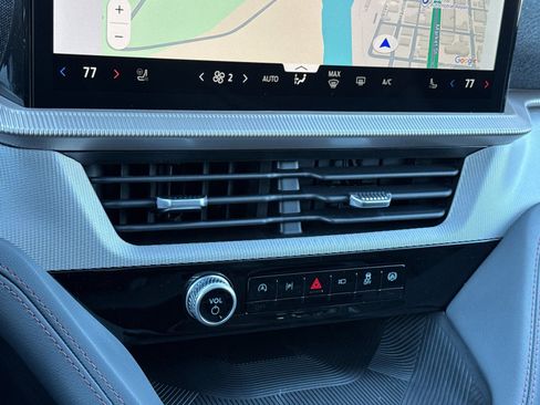 New 2025 Ford Explorer Active w/ Active Comfort Package image 24