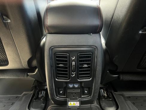 Used 2018 Jeep Grand Cherokee Trailhawk AWD/4WD image 14