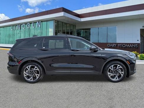 Certified 2026 Lincoln Nautilus Premier w/ Equipment Group 102A AWD/4WD image 3