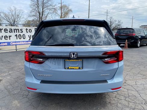 Certified 2024 Honda Odyssey Sport image 3