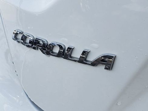 Used 2022 Toyota Corolla LE image 25