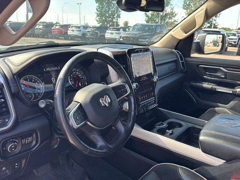 Used 2019 RAM 1500 Laramie AWD/4WD image 7