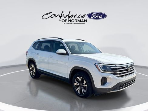Used 2024 Volkswagen Atlas SE AWD/4WD image 11