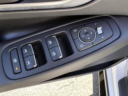 Used 2023 Hyundai Sonata SEL w/ Convenience Package FWD image 9