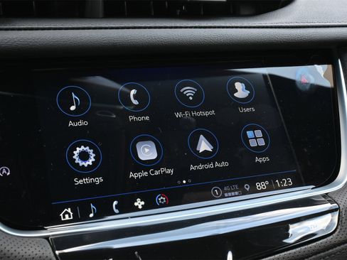 New 2025 Cadillac XT5 Luxury image 12