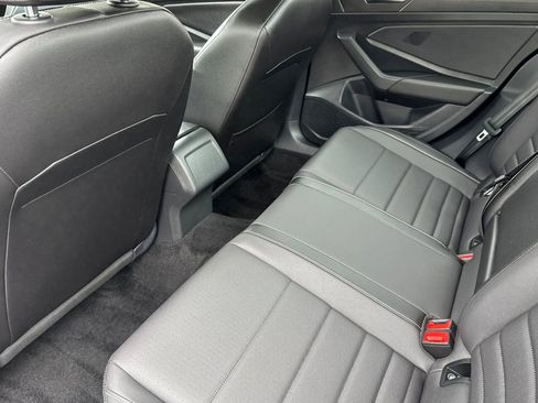 Used 2022 Volkswagen Jetta SE image 12