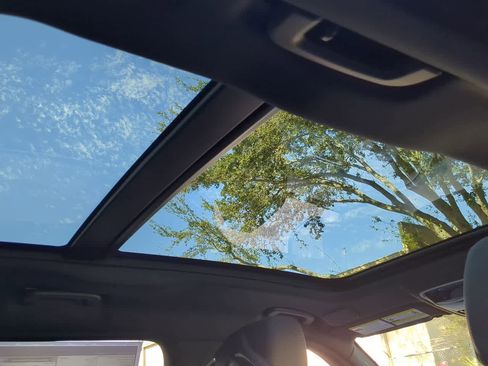 New 2026 Land Rover Range Rover Velar Dynamic SE image 23