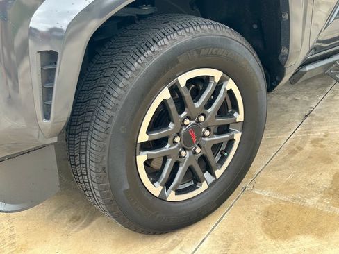 Used 2025 Toyota Tacoma TRD Sport RWD image 9