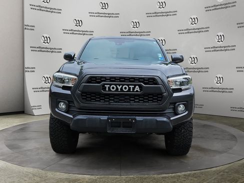Used 2020 Toyota Tacoma TRD Off-Road w/ Technology Package AWD/4WD image 8