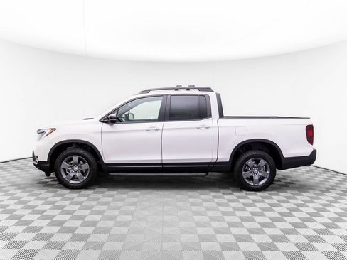 Used 2025 Honda Ridgeline TrailSport image 3